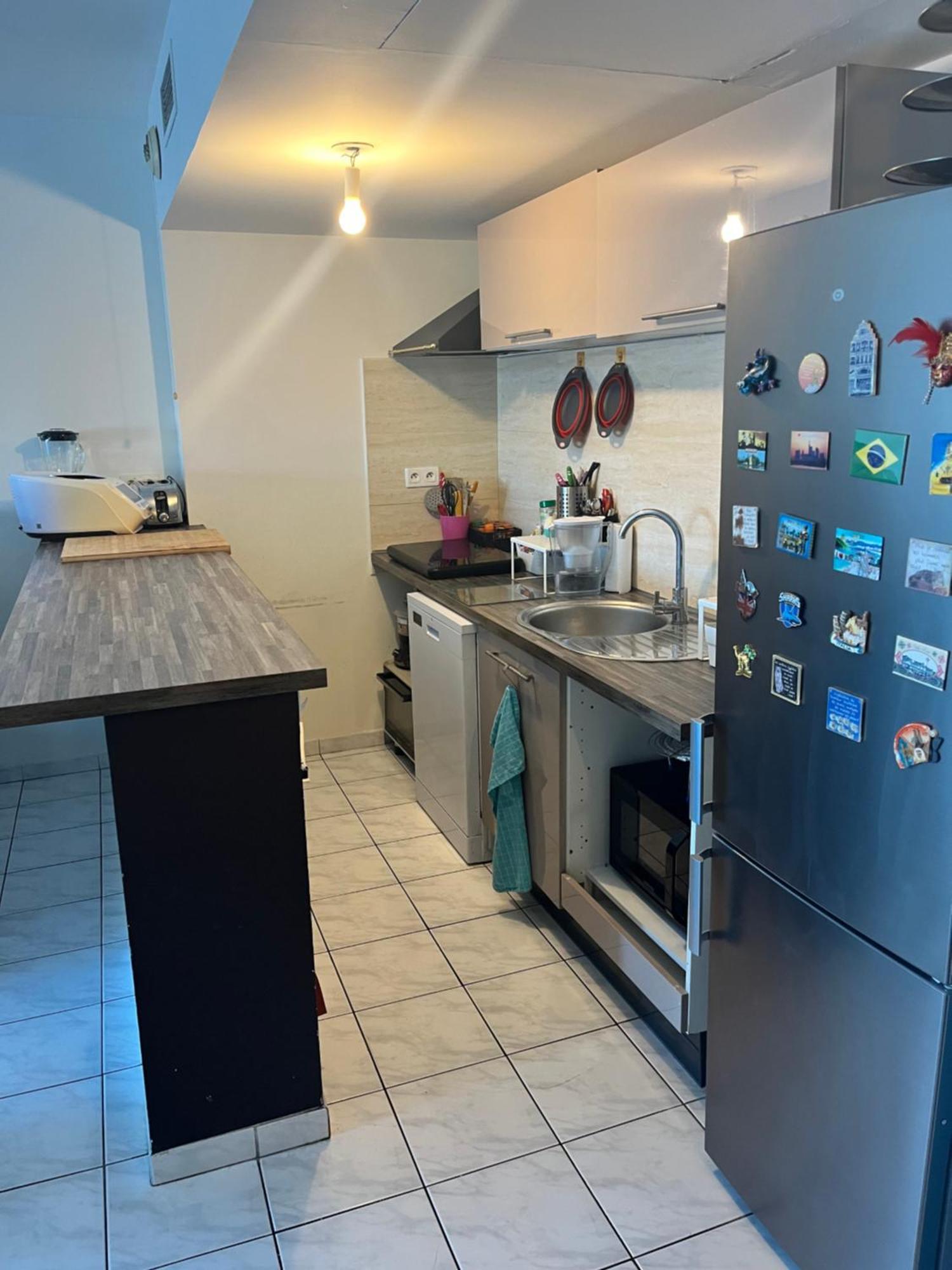 Appartamento Agreable Climatise Devant La Avec Parking *